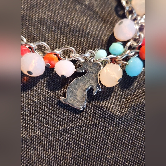 Pier 1 Easter Bunny Rabbit Beaded Charm Toggle Bracelet - Picture 3 of 10